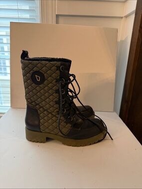 Mark Benson Quilted Lace-Up Women's Boots in Olive and Black